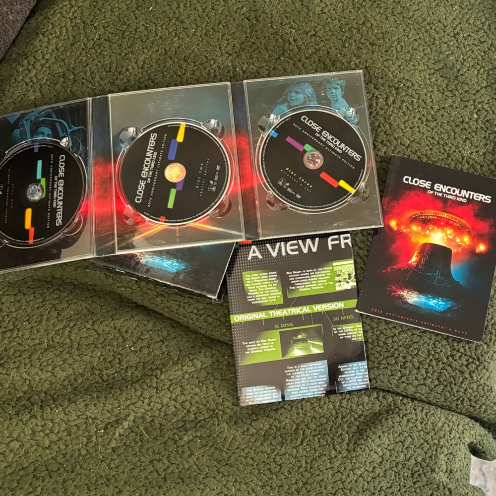 Close Encounters of the Third Kind 30th Anniversary Ultimate Edition DVD - Picture 2 of 2